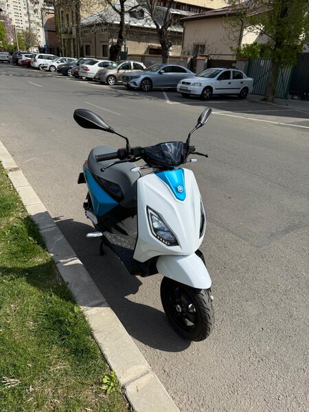 Vand Scuter Piaggio 1 active, electric, permis categoria B,